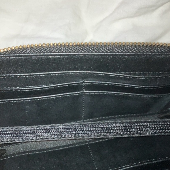 Target’s A New Day Black Zip-up Wallet - Picture 6 of 14